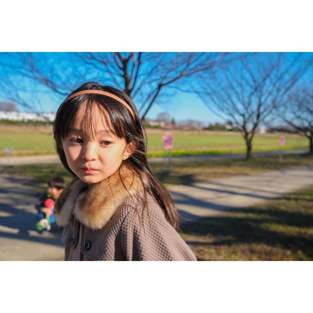 Ai.tさんのインスタグラム写真 - (Ai.tInstagram)「. 人がいないところを探して 少しお散歩したり遊んだり 家でできる遊びをしたり ゲームやテレビも少し多くなっちゃってるけど 子どもたちの好きなことを存分に😌 . . ぷよぷよテトリス私はでパパに全く勝てなくて いつもイライラして終わる🙄🙄🙄 #力也テトリス熱再び　笑 #分かる人には分かる話　 . . 2021.01.09  #FUJIFILM #fujifilm_xseries #xt30 #今日もX日和 #tokyocameraclub #東京カメラ部 #photo #写真 #子どもの写真 #カメラ #ファインダー越しの私の世界 #何気ない瞬間を残したい #ママカメラ #RECO_ig #私の見る世界　#cuddlephoto #抱きしめたくなる写真」1月9日 21時24分 - ngs.rky.kuy