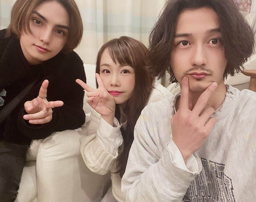 バンダリ亜砂也さんのインスタグラム写真 - (バンダリ亜砂也Instagram)「・ ・ ・ おんばんチャンネルのコラボ相手のヤバ女の正体はあやなんちゃんでした👍笑 ・ ・ #youtube  #おんばんチャンネル #コラボ #あやなん #隠れぽんす」1月9日 21時24分 - asaya.0223