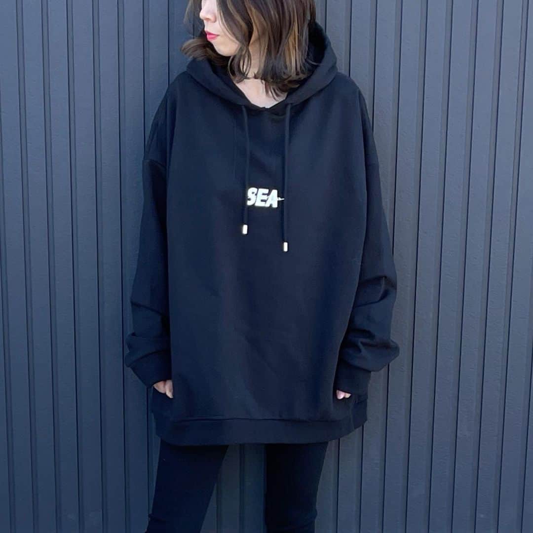 ryuu79hinaのインスタグラム：「アップバージョン♥  @amerivintage     ━━━━━━━━━━━━━━━ #amerivintage#UNIQLO#ユニクロ#ユニクロコーデ#コーデ記録#mineby3mootd#ロカリ#ママコーデ#大人スタイル#大人コーデ#大人カジュアル#シンプルコーデ#シンプル#カジュアル#カジュアルコーデ#コーデ#ファッション#ブラック#ブラックコーデ#ワントーンコーデ#ボブ#インナーカラー#フレーミングカラー#좋아요#좋아요환영#인스타그램#일상#일상스타그램#데일리그램#코디」