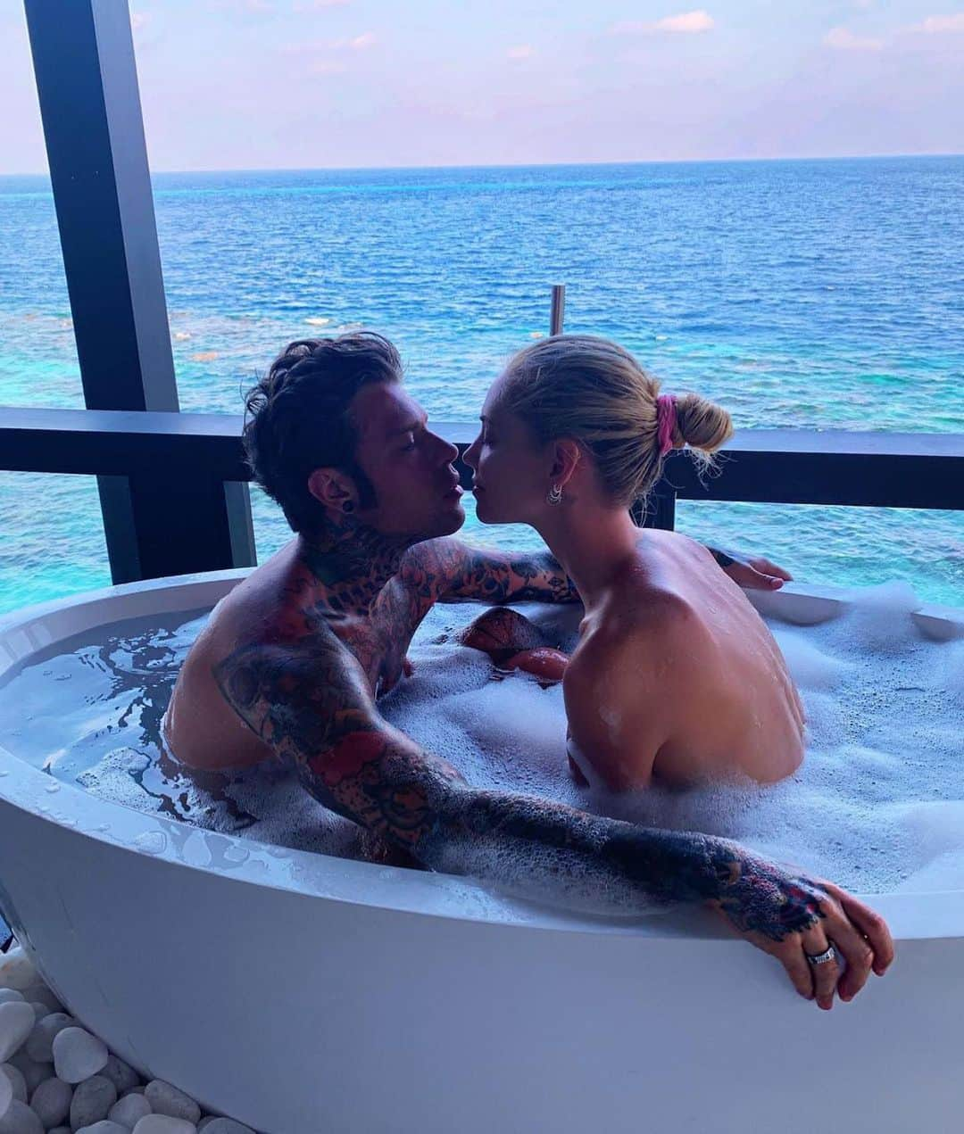 キアラ・フェラーニさんのインスタグラム写真 - (キアラ・フェラーニInstagram)「Another wonderful trip: our belated honeymoon in Maldives in January 2019 💖 How I’d love to be there right now ❤️」1月9日 21時43分 - chiaraferragni