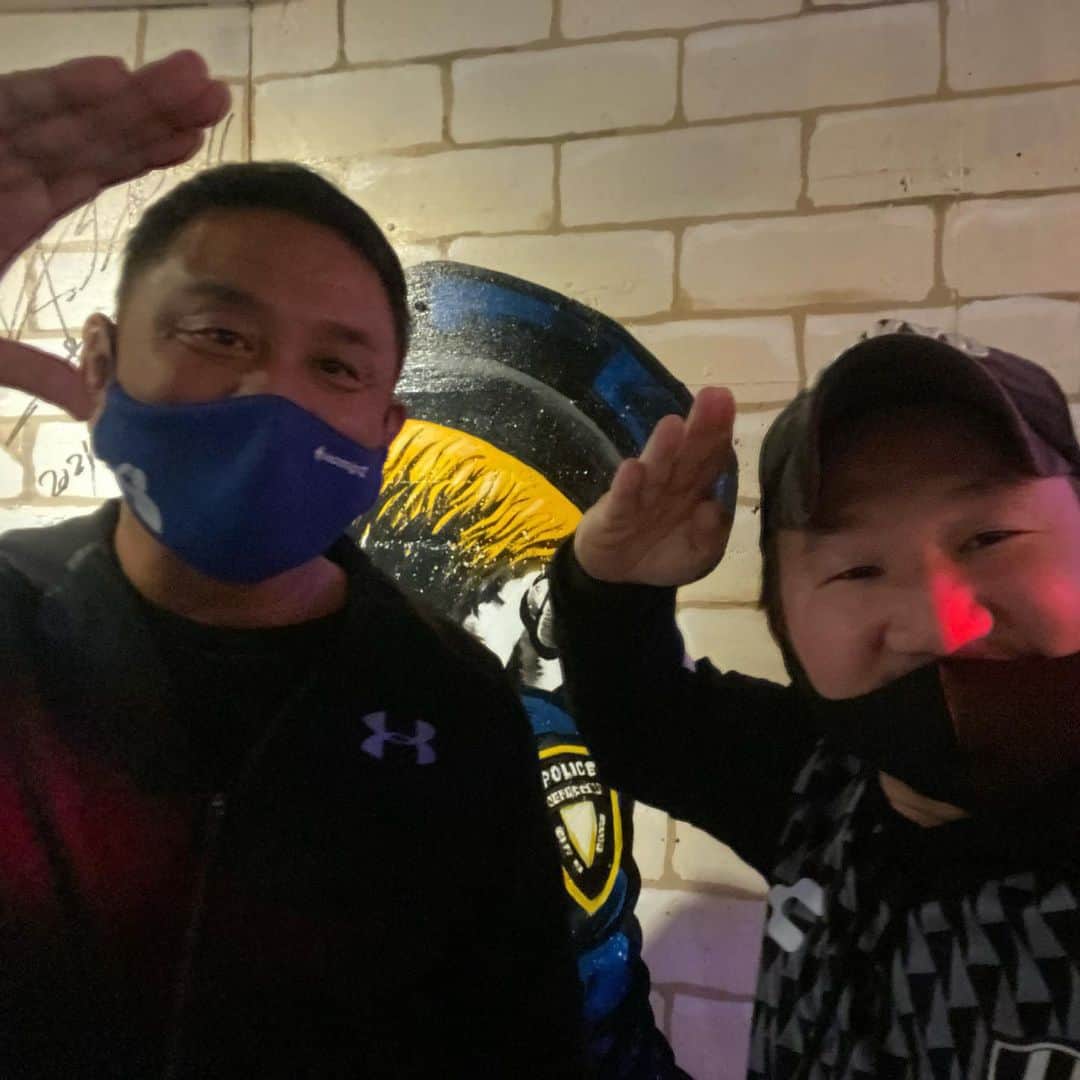 植田朝日のインスタグラム：「🦅🦅🦅﻿ ﻿ 永田さんと新年の挨拶‼️﻿ ﻿ 早い時間から会って、早く解散するとか「らしくない」けど、今はそう言う時だよね。。。﻿ ﻿ そして、またまた面白い話をしちゃいましたね⁉️苦笑﻿ ﻿ また、落ち着いたらやりましょう！w﻿ ﻿ #永田裕志 #クエルボス」