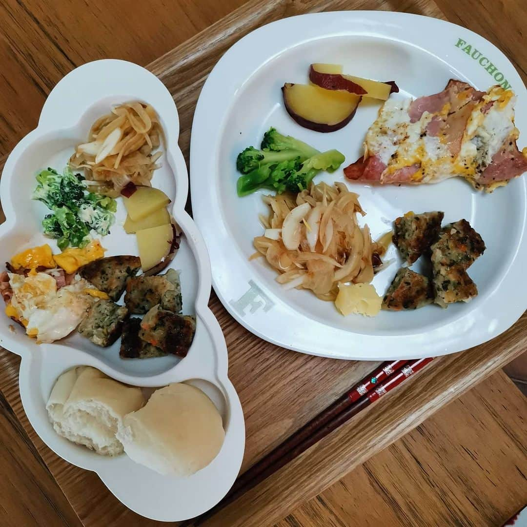 内田敦子のインスタグラム：「娘っ子が大人と同じものを食べられるようになってきた❤️  #おうちごはん  #子供ごはん  #幼児食  #健康  #健康オタク」