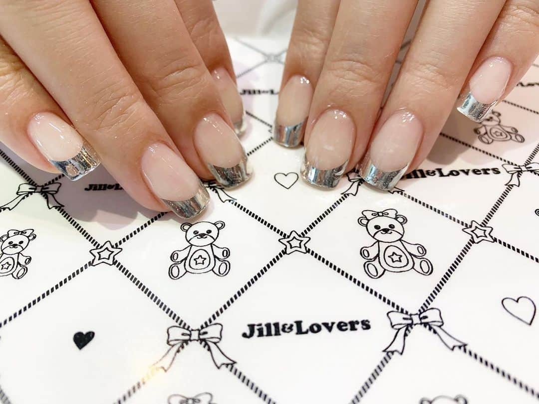 mamijinguのインスタグラム：「ガンメタ🤖  #jillandlovers #nail #nailart #paragel #gelneil#gel #ネイル #ネイルアート #me #look #love #かわいい」