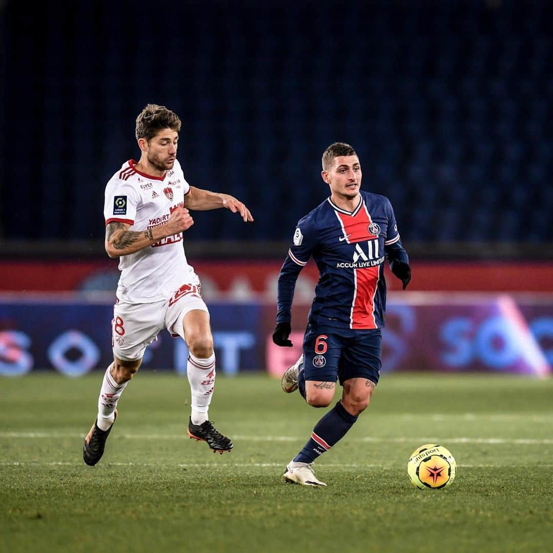 リーグ・アンさんのインスタグラム写真 - (リーグ・アンInstagram)「🤖 @moise_kean 🤖 Le @psg s'impose face au @stadebrestois29 pour le retour de @pochettino au Parc 🔙🏟️✅ ! Prochain match mercredi, face à l'@olympiquedemarseille pour le #TDC2020 💥 🏆 !  🆚 #PSGSB29 (3-0)   PSG win 3-0 against Brest - they're back in action Wednesday against Marseille! • • #Ligue1UberEats #Kean #MoiseKean #PSG #ParisSaintGermain #ParcdesPrinces #PSGOM #TropheeDesChampions #Paris」1月10日 8時58分 - ligue1ubereats