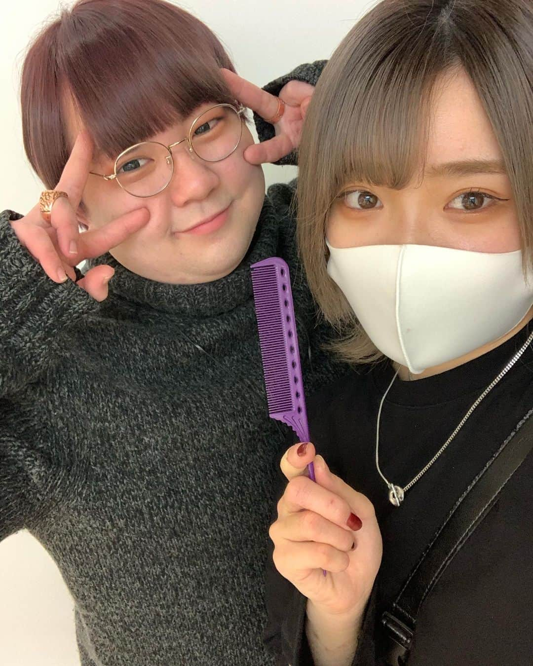 コバにゃんさんのインスタグラム写真 - (コバにゃんInstagram)「【grow 恵比寿】  髪の毛メンテナンス✂︎  専属美容師@pomu_ioi  カラーが本当に天才的。 いつも可愛い色にしてくれるの。  みんなも是非！！ 気になる方は本人に是非DMしてね📨  ワンカラー…¥2000円 ダブルカラー…4000円 カット…無料 と言う破格！！  腕も確かだからオススメだよ！  プルエクステモデルも募集してるから是非！  #ピンクブラウン #ブラウンカラー #ピンクカラーグラデーション #ヘアカラートレンド #ヘアカラー #カラーモデル募集 #カラーモデル #カットモデル #エクステモデル #プルエクステ」1月10日 7時30分 - kobanyan_official