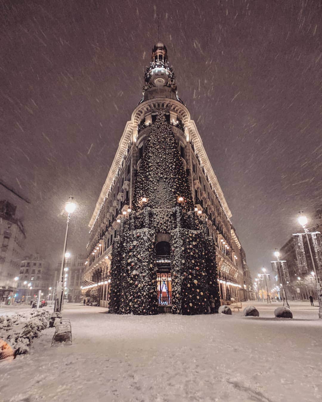 のインスタグラム：「The storm • La tormenta • #Madrid @fsmadrid」