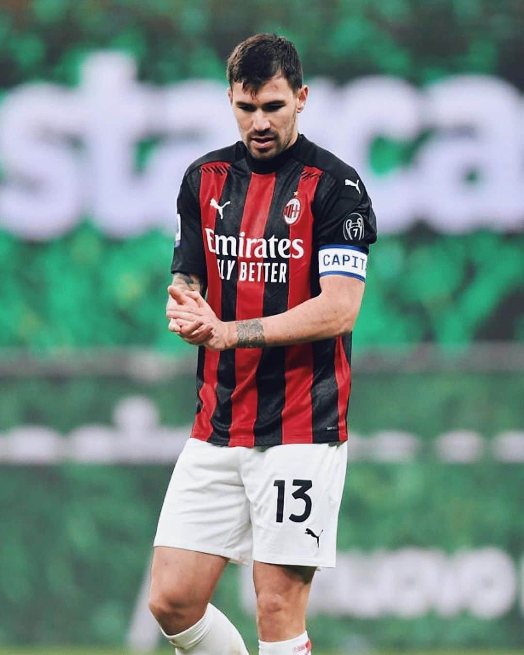 アレッシオ・ロマニョーリのインスタグラム：「Era importante tornare subito a vincere per riprendere il nostro cammino. La risposta che volevamo dare! @acmilan ❤️🖤」