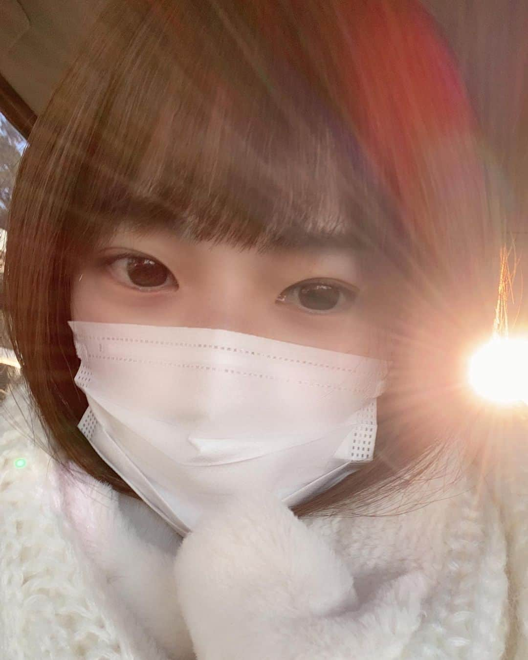 村上りいなさんのインスタグラム写真 - (村上りいなInstagram)「日差し🌞🌞  #goodmorning #followme」1月10日 7時42分 - riina_murakami