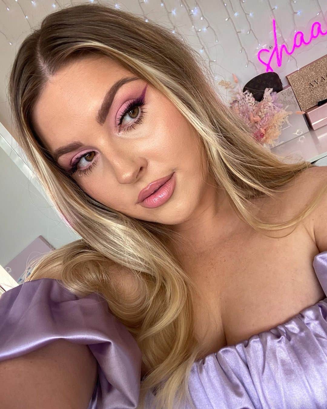 Shannonのインスタグラム：「💓💅🏼💒💜🍬」