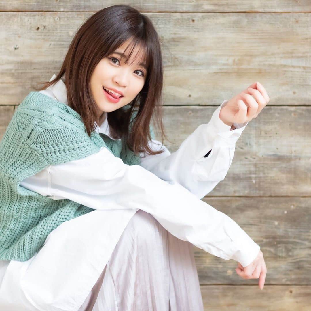 広沢麻衣のインスタグラム：「気づいたら、前の投稿から ２ヶ月経ってた… 最近は、見る専門になってたんだけど 投稿しないのー？というコメントが来ていて、投稿してないのに見てくれてる方がいてとても嬉しいです☺︎  誕生日もすぎて、 年も越して、、 あっという間に時間が過ぎていく☺︎  こんな情勢ですが、、 今年もいま私にできることを頑張りすぎずに頑張りたいと思います☺︎  マイペースに今年も生きていきます☺︎  今年も、よろしくお願いしますっ！  #あけましておめでとうございます  #久々  #photo #followｍe  #follow #japanese  #japan_of_insta  #love」