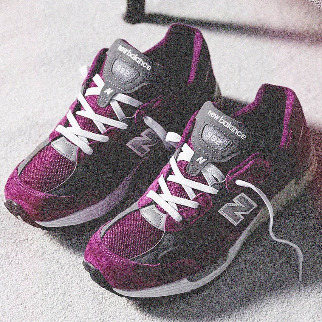 shoes ????さんのインスタグラム写真 - (shoes ????Instagram)「The New Balance 992’s are releasing in a slick purple & grey colorway on the 12th 🗒 Do you guys rock with the 992s? 💭 👇 @newbalance   #sneakernews #nicekicks #kicksonfire #hypebeast #complexsneakers #yeezy #newbalance #newbalance992 #sneakerwatch」1月10日 8時23分 - shoes