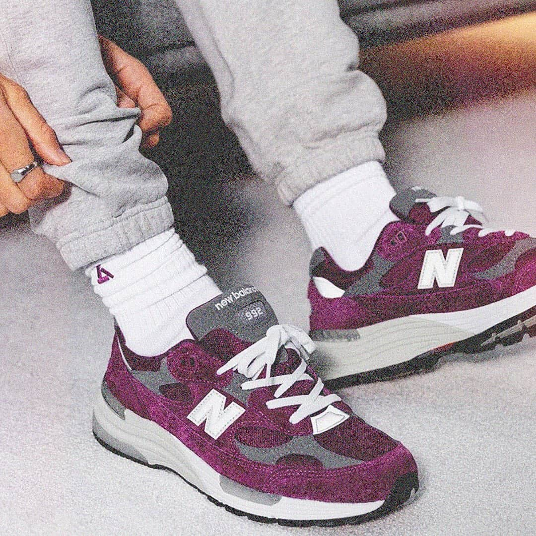 shoes ????のインスタグラム：「The New Balance 992’s are releasing in a slick purple & grey colorway on the 12th 🗒 Do you guys rock with the 992s? 💭 👇 @newbalance   #sneakernews #nicekicks #kicksonfire #hypebeast #complexsneakers #yeezy #newbalance #newbalance992 #sneakerwatch」