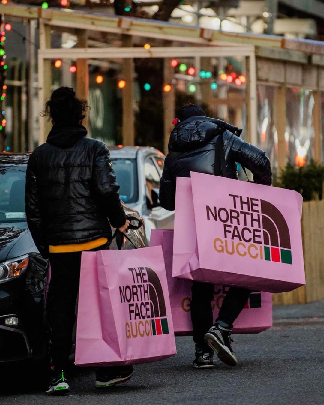 Harper's BAZAARさんのインスタグラム写真 - (Harper's BAZAARInstagram)「The highly-anticipated @TheNorthFace x @Gucci capsule collection has officially arrived—and so has an immersive pop-up shop in Williamsburg, Brooklyn. There are bright-pink shopping bags to mark the occasion and safety protocols in place to ensure a socially distanced shopping experience. “After talking with a handful of visitors, it became apparent that even though crowds weren’t at pre-pandemic levels for a #Gucci experience, the intent remained unchanged: getting their hands on something—anything—from the collection,” says BAZAAR contributor Shelby Ying Hyde (@theshelbyying). At the link in our bio, see more from the pop-up that got NYC shoppers back on the streets.⁣ ⁣ Photos by @tylerjoe」1月10日 8時28分 - harpersbazaarus