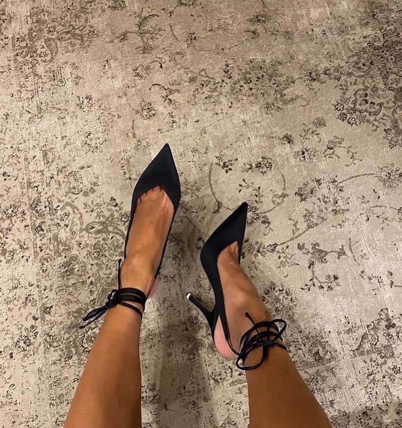 ベレン・ロドリゲスのインスタグラム：「Sulle mie scarpe...... 🤍」