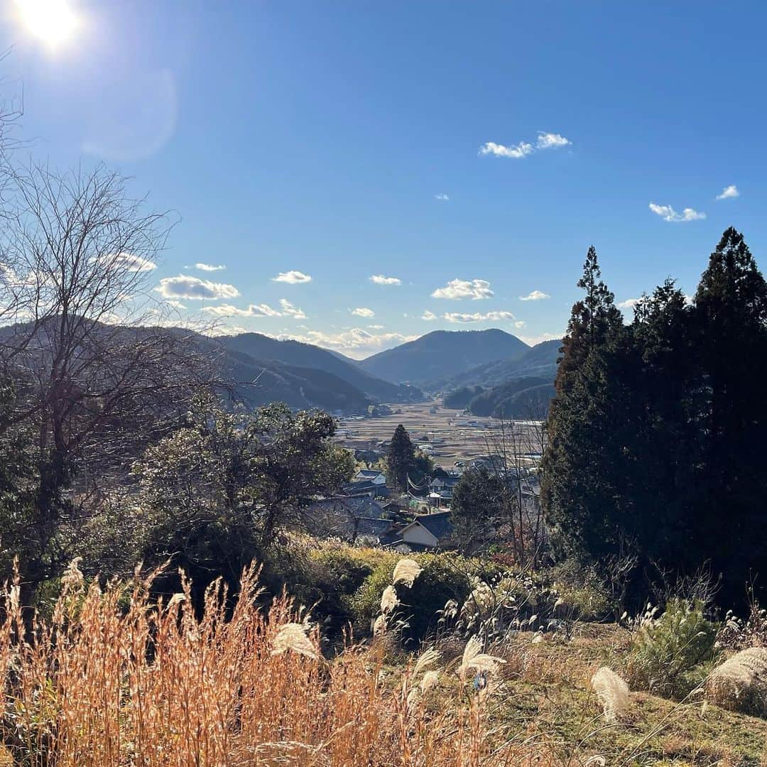 土肥ポン太のインスタグラム：「iPhone8からiPhone12 Pro Maxに変えたけど、写真美しすぎるわー #能勢の風景#iPhone12」