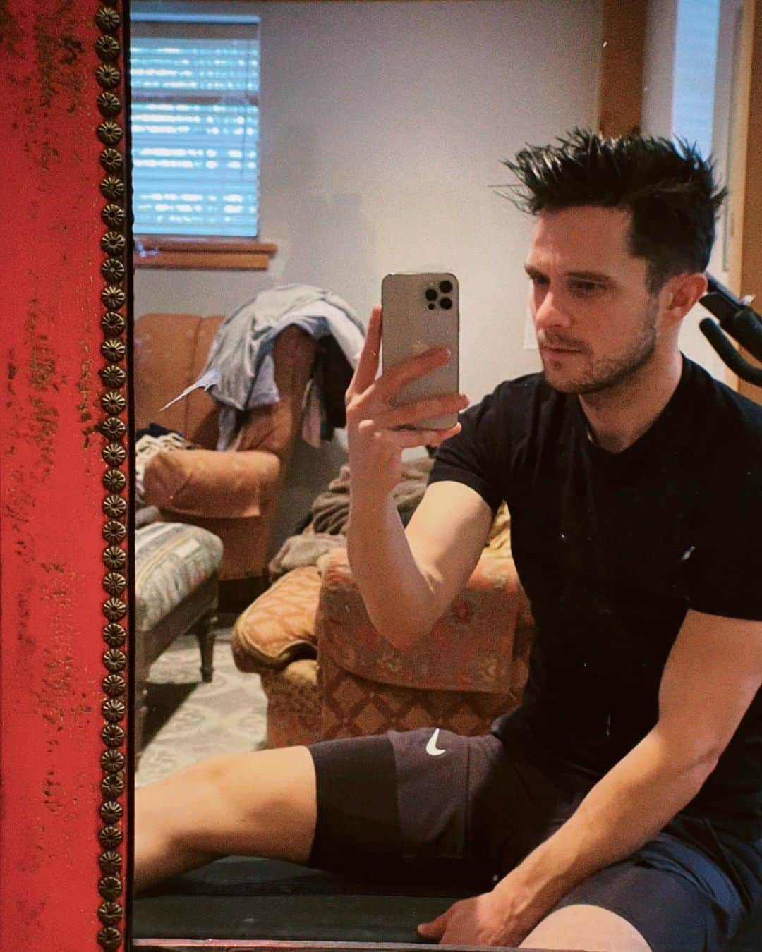 イーライ・リエブのインスタグラム：「The tired from the past few days look.」