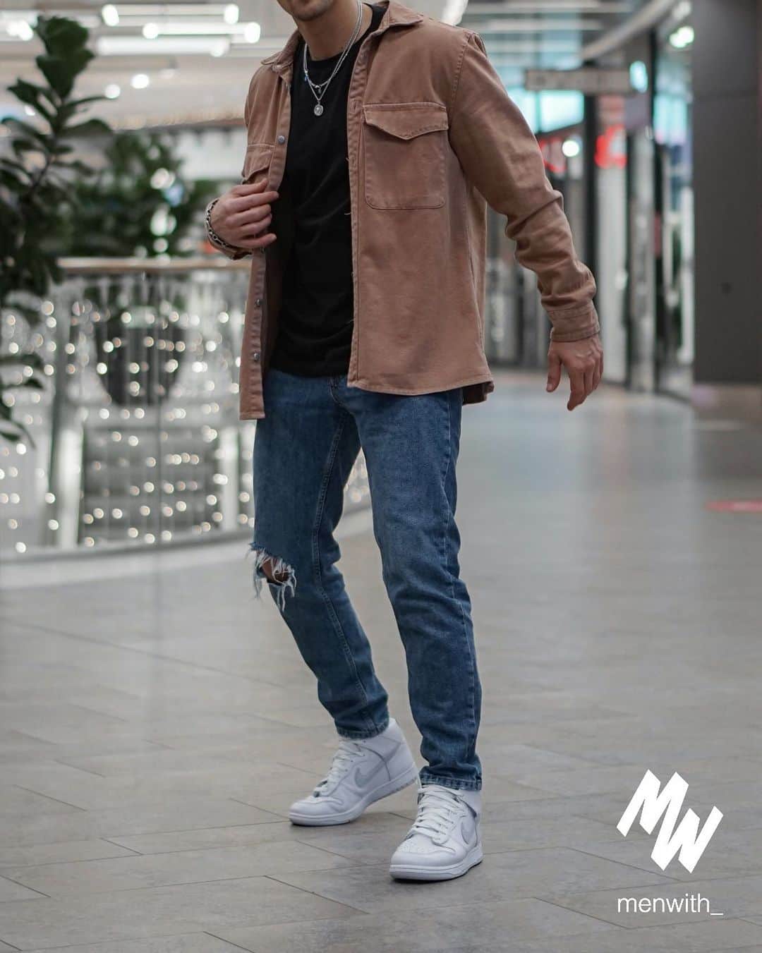 Men Withのインスタグラム：「Great photo of our dear friend @whoismarkuss 👌🏽 #menwithstreetstyle」