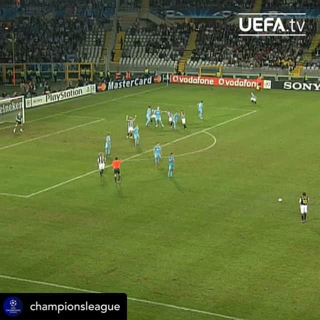 アレッサンドロ・デル・ピエロのインスタグラム：「#repost @championsleague 🤪 #ADP10 . . .  ⚪️⚫️ Del Piero free-kicks! Favourite? 😎  #UCL #Juventus #Juve #throwback #freekick」