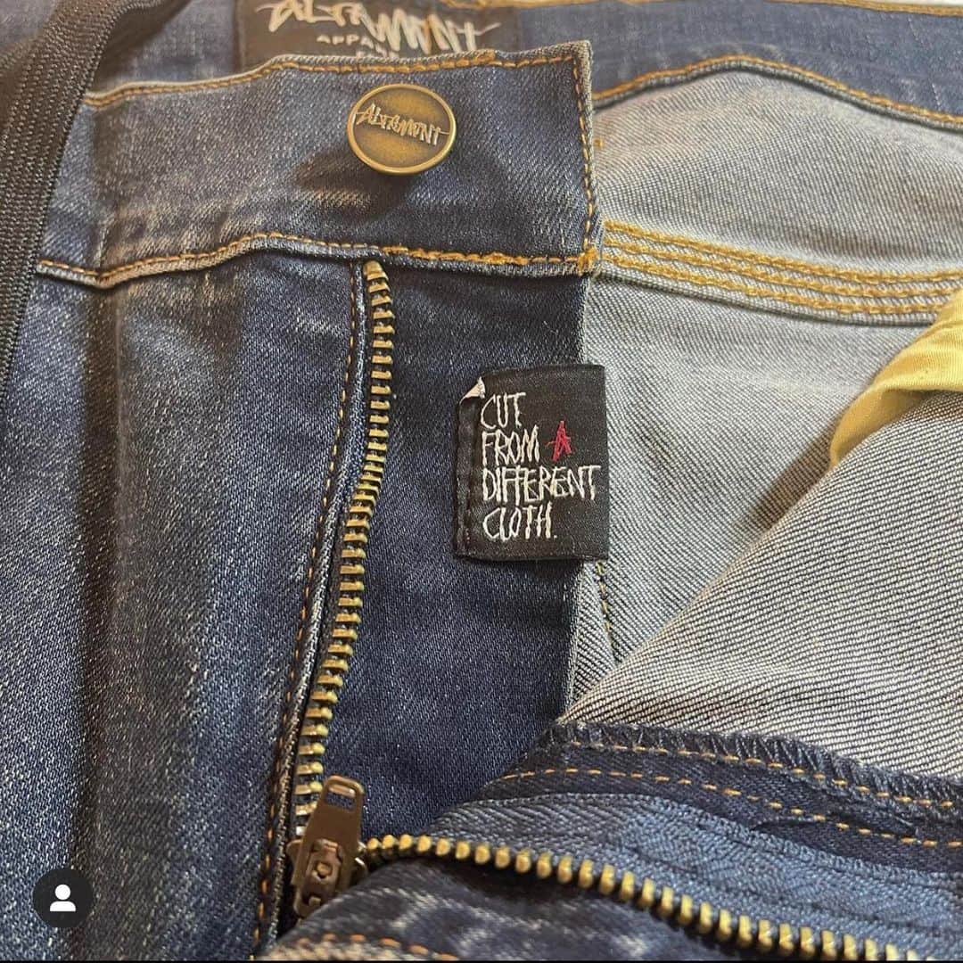 オルタモントのインスタグラム：「Durability is built into the details of all our denim. Triple stitched seams, perfect fit, and just the right amount of stretch. 👌🏻 Click the link in our bio to grab a pair and let us know what you think! Thanks @soletechguy for the photos 📷  #Altamont #CFADC #defineyourdecade」