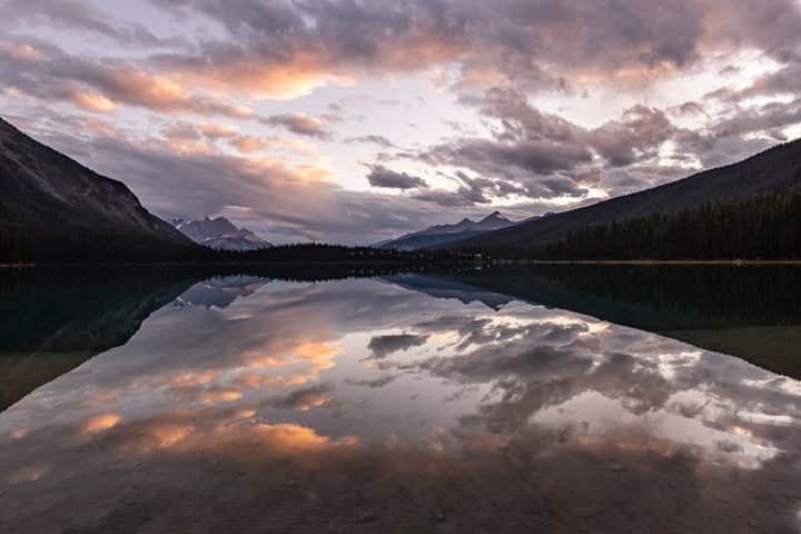 National Geographic Travelさんのインスタグラム写真 - (National Geographic TravelInstagram)「Photo by @daisygilardini / A gorgeous sunset reflects against the water of Yoho National Park’s renowned Emerald Lake near Field, British Columbia, in the Canadian Rockies. Follow me @daisygilardini for more images and behind-the-scenes stories. #landscapephotography #EmeraldLake #yohonationalpark #sunset」1月10日 0時37分 - natgeotravel