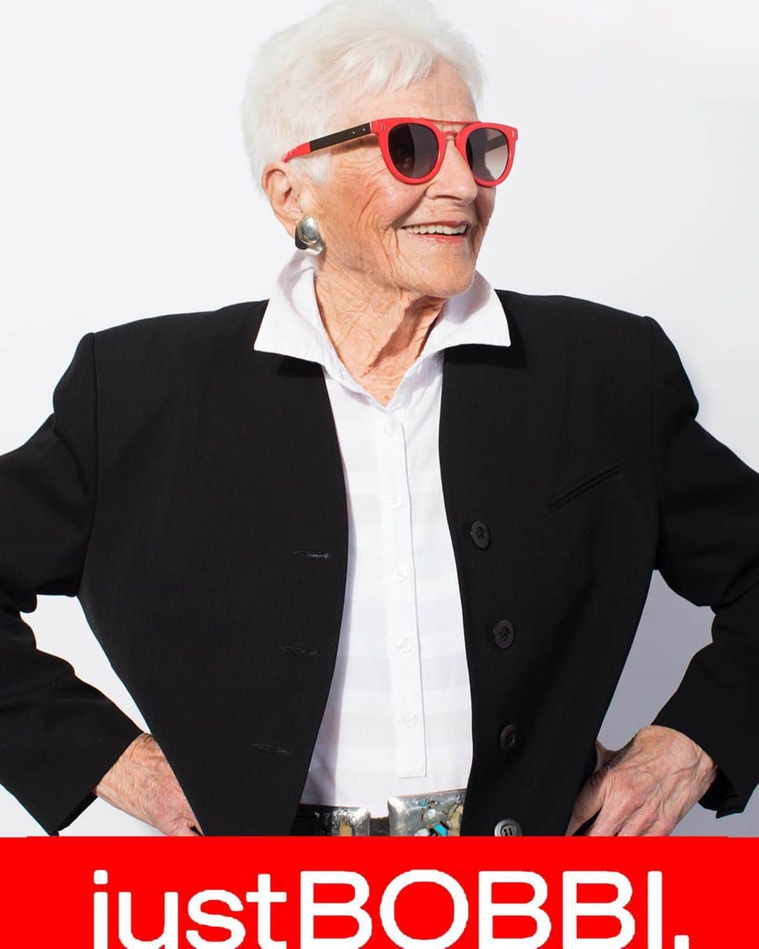 ボビー・ブラウンのインスタグラム：「A life beautifully lived. I celebrate the life of this this amazing woman who lived to 104.9 When  I met @bobbierose100 she was 101 and funny and fit and loving and so optimistic. I was introduced to her by her granddaughter and invited her to be a model for me. She told me life really got fun at 90. Check out the whole story and her interview on justbobbi.com and swipe to see her rocking a @jonesroadbeauty sweatshirt. Thinking of her daughter and granddaughter and all the family.」