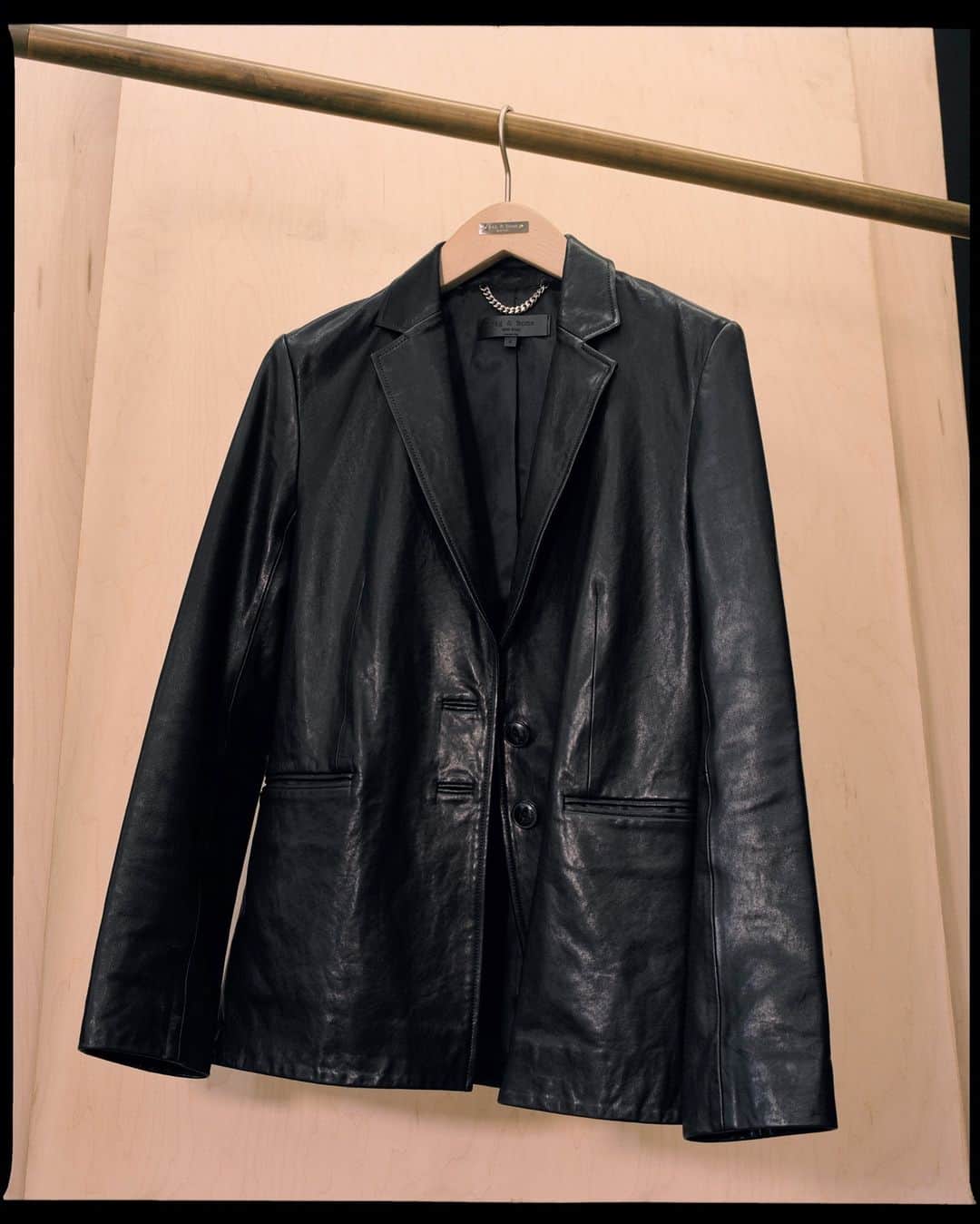 ラグ&ボーンのインスタグラム：「The Trinity Leather Blazer. Tony Soprano would wear.」