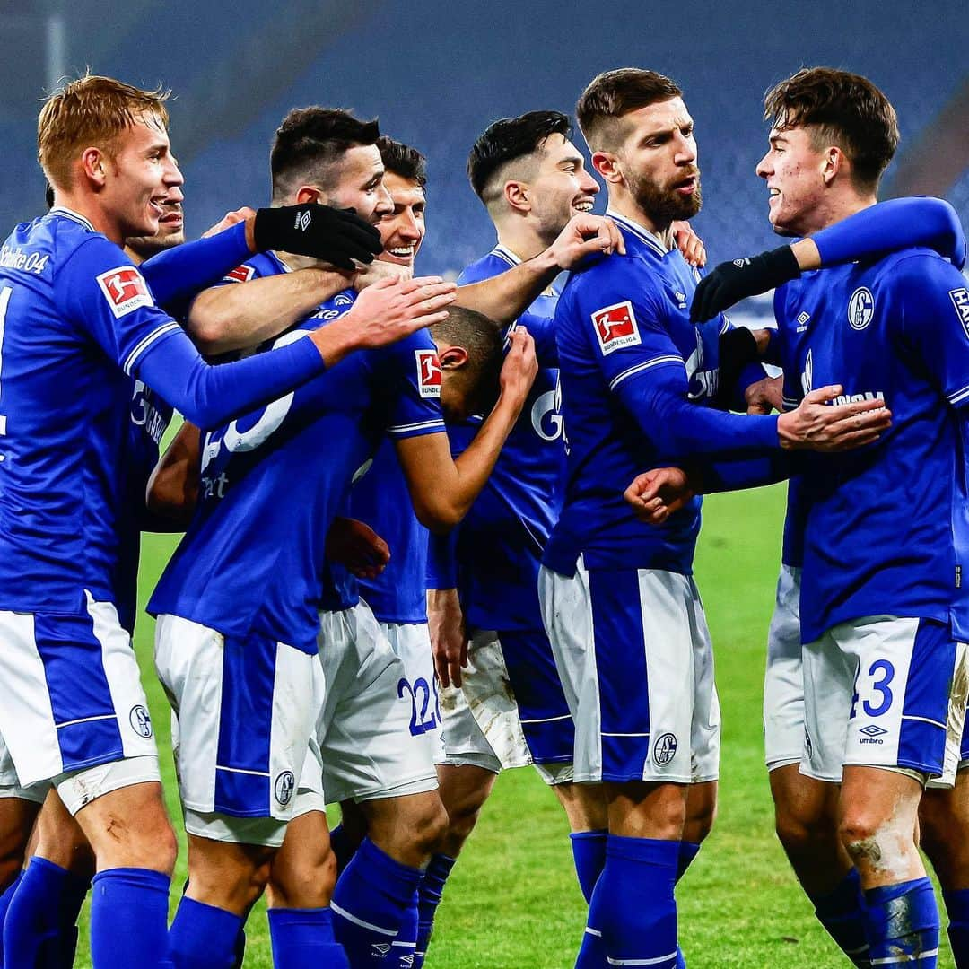 シャルケ04さんのインスタグラム写真 - (シャルケ04Instagram)「SIEG‼️ . . #S04TSG 4:0 #Schalke #S04 #Matchday #Football #Soccer #Bundesliga #Knappen #WirLebenDich #🔵⚪️」1月10日 1時22分 - s04