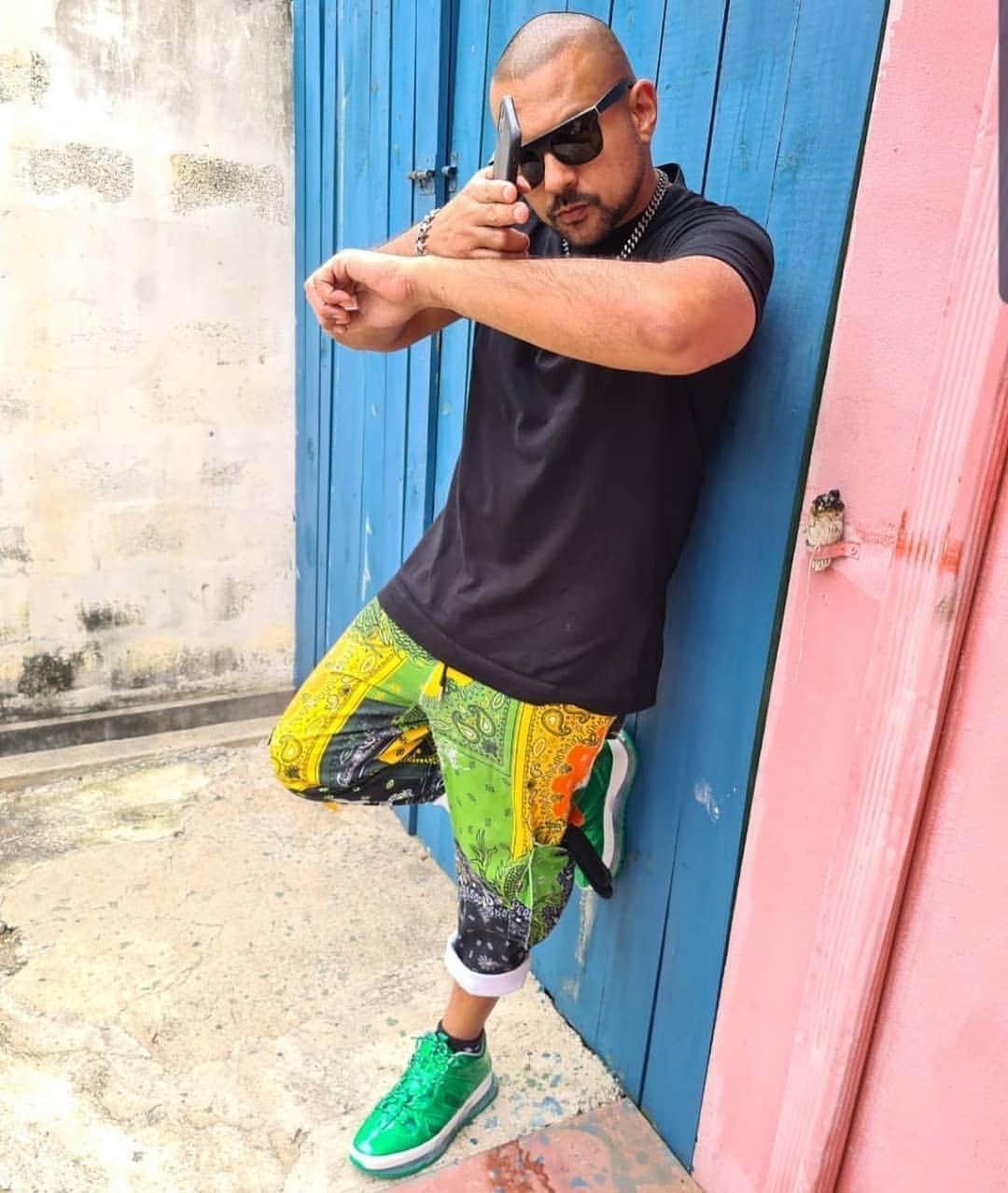 Fuse ODGのインスタグラム：「Chaiiii..Happy Birthday to a real one @duttypaul. More love, blessings and great health..always a pleasure to spend time and vibes..I appreciate and love u bro ❤❤❤❤ raa raa raahh」