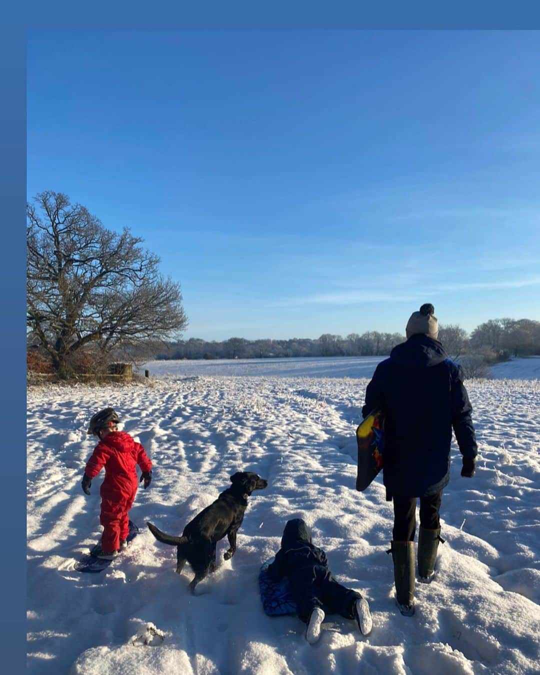 ヘレン・スケルトンさんのインスタグラム写真 - (ヘレン・スケルトンInstagram)「Woke up in the Arctic. Hope you can find some fun in the snow xxxx #findthemagic #snowday #snow #sledging #nature #grateful」1月10日 1時35分 - helenskelton