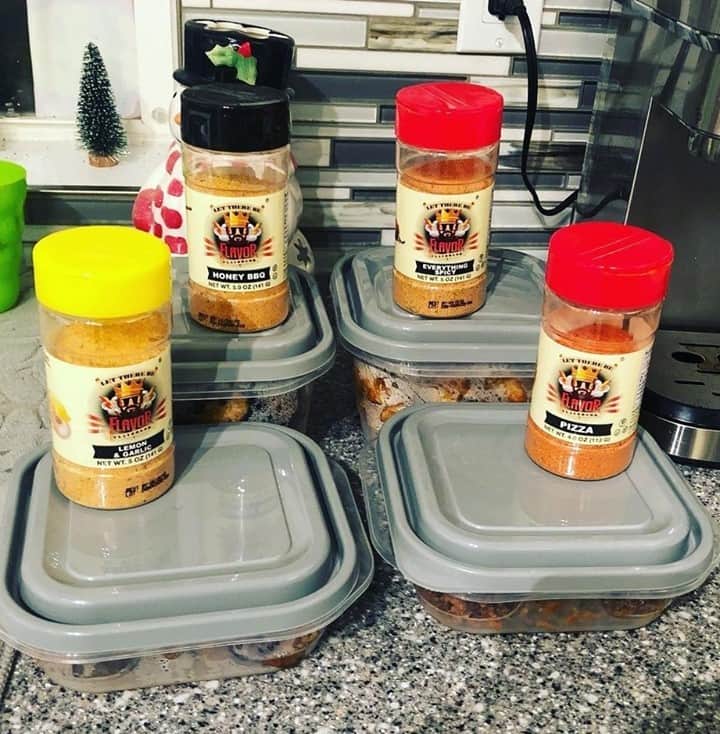 Flavorgod Seasoningsさんのインスタグラム写真 - (Flavorgod SeasoningsInstagram)「Add delicious flavors to your meal preps!⬇️⁠ Click link in the bio -> @flavorgod  www.flavorgod.com⁠ -⁠ Meal Prep by: @dogs_dumbellsandadoubleshot⁠ -⁠ Flavor God Seasonings are:⁠ ✅ZERO CALORIES PER SERVING⁠ ✅MADE FRESH⁠ ✅MADE LOCALLY IN US⁠ ✅FREE GIFTS AT CHECKOUT⁠ ✅GLUTEN FREE⁠ ✅#PALEO & #KETO FRIENDLY⁠ -⁠ #food #foodie #flavorgod #seasonings #glutenfree #mealprep #seasonings #breakfast #lunch #dinner #yummy #delicious #foodporn」1月10日 2時02分 - flavorgod
