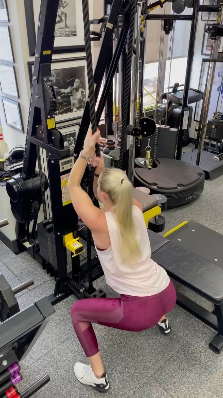 リンゼイ・ボンのインスタグラム：「One step at a time @gunnarfitness @projectrock @the」