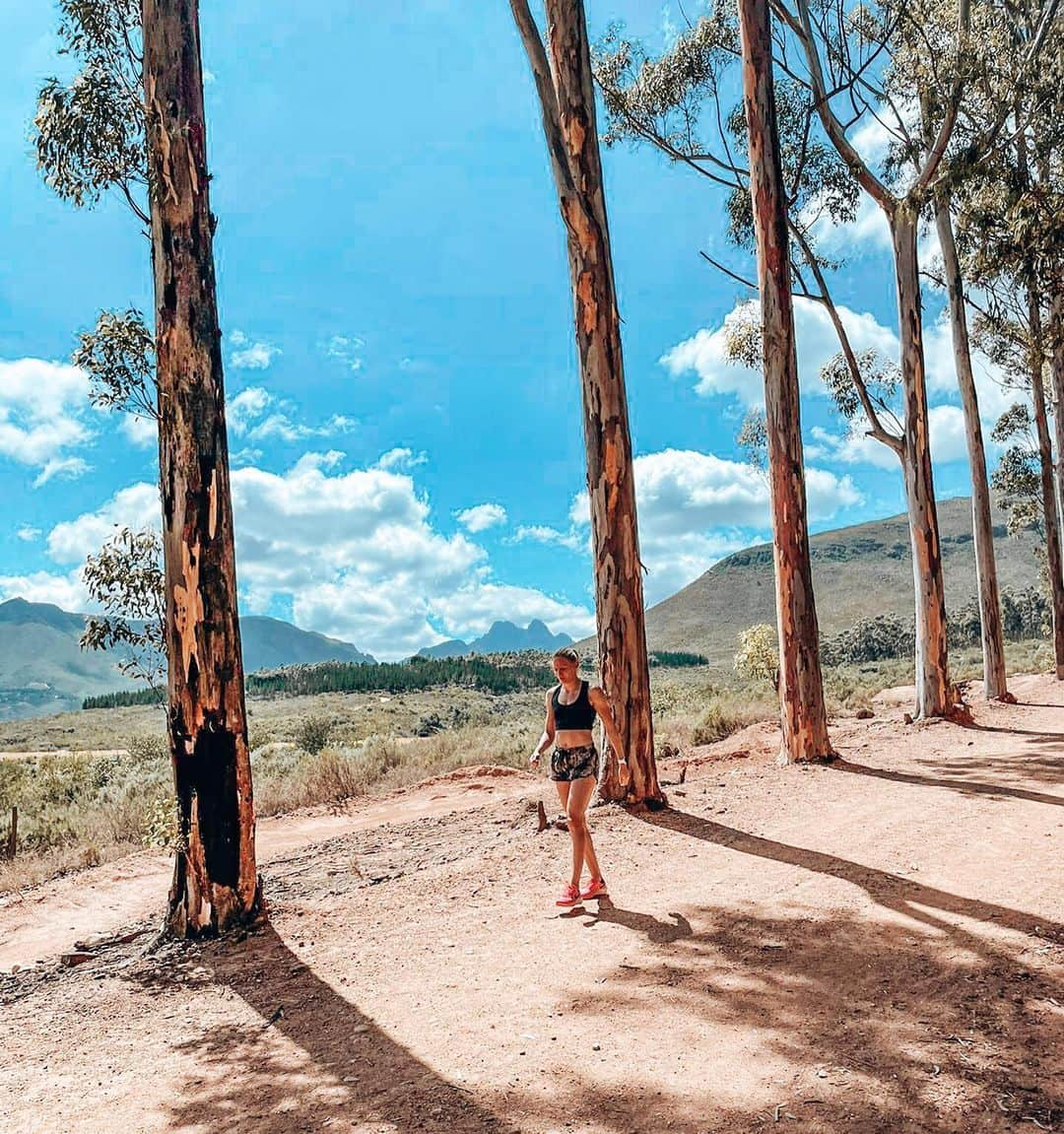 ハンネ・クレスさんのインスタグラム写真 - (ハンネ・クレスInstagram)「Views like these make me run even faster 😌 #firstweekcomplete #hills #runningupthathill #trainingcamp #training   📸 @mathildeponcelet」1月10日 2時44分 - hanne.claes