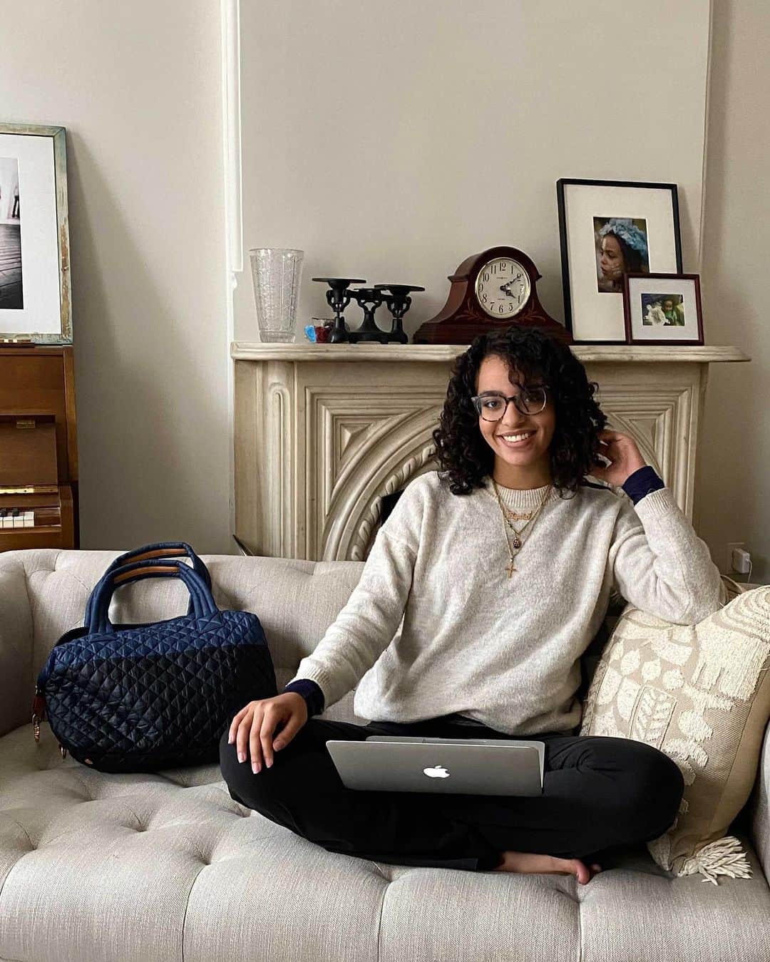 MZウォレスのインスタグラム：「“The Large Sutton is perfect for my day to day as a college student. Big enough to hold my computer, headphones, notebooks and anything else I may need. Even though class looks a bit different this semester, the Sutton is my go-to!" — @_kalihough__, MZW Marketing Intern. #DesignedToDoMore」