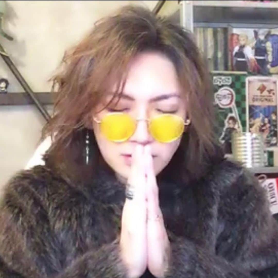 鋲のインスタグラム：「Thank you for listening to me!!﻿ ﻿ It's important to stay positive when life gets tough.﻿ ﻿ See you soon!!」