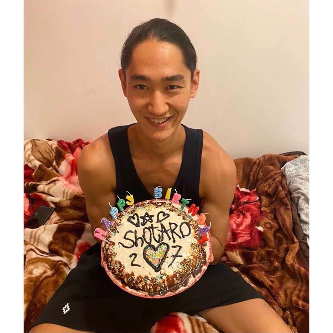 祥太郎のインスタグラム：「I know it’s too late. 3 months have passed since my birthday😂 Thank you as always！」