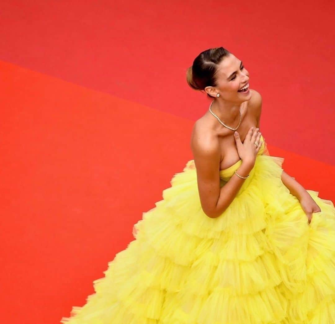 ショーン・オプリーのインスタグラム：「Happy birthday @fernandaliz you’re a ⭐️ in every meaning of the word. I love your soul. Big plus, you’re a real life Cinderella too.」