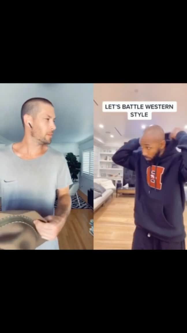 Chadd Smithのインスタグラム：「The lighter side of 2020 vol 3 @sir_twitch_alot this was fun! 🦾🤡 #lightersideof2020 #letsbattle」
