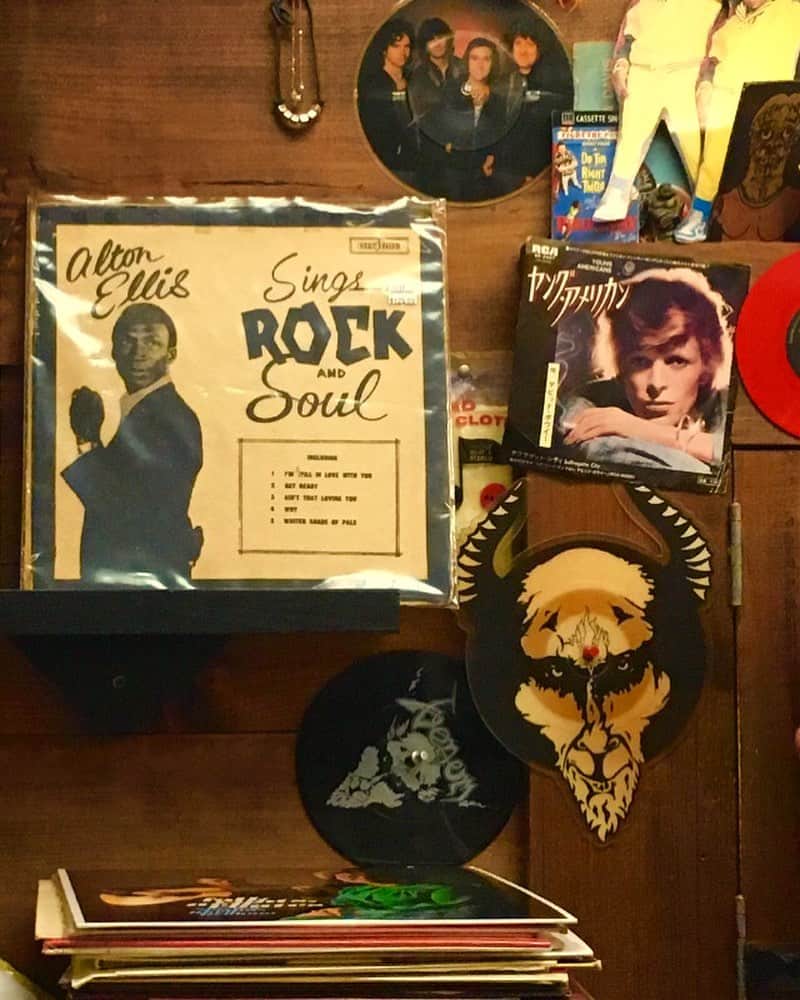 ケンゾーミナミのインスタグラム：「And a few years ago around this time of the year, I saw this gorgeous vintage silkscreened edition of Alton Ellis’ “Sings Rock and Soul” (w/ “So Much Love”, “Whiter Shade of Pale” “Mad Mad Mad” “Why” “Oppression” “Get Ready”, etc) next to the Japanese 7” vinyl of David Bowie’s “Young Americans” at @academyrecords in East Village.   #altonellis #davidbowie」
