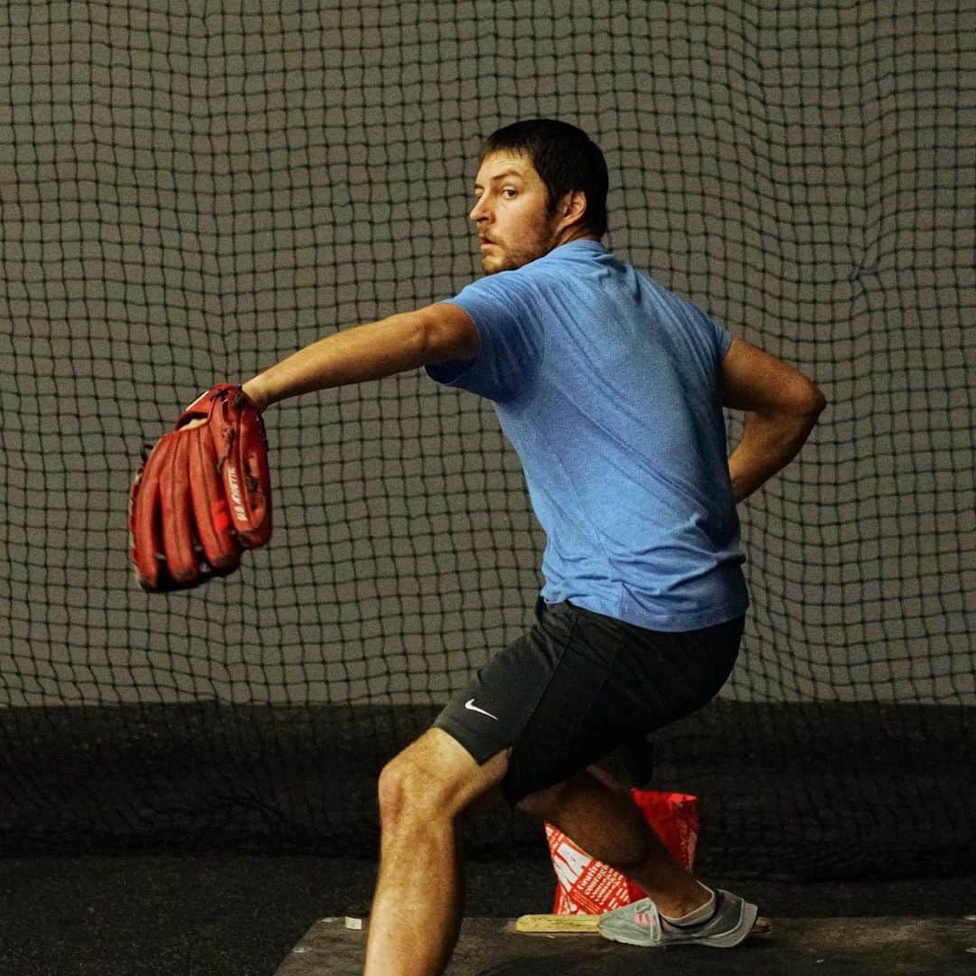 トレバー・バウアーさんのインスタグラム写真 - (トレバー・バウアーInstagram)「Practicing striking out @ronaldacunajr13 this year with only one eye open 🤣🤣➡️」1月10日 4時18分 - baueroutage