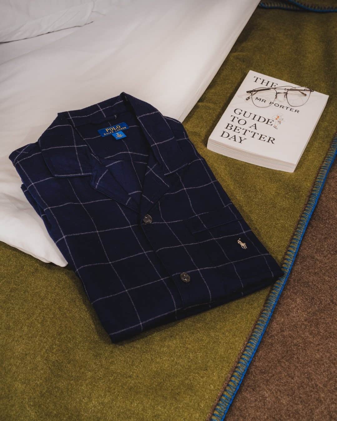 MR PORTERのインスタグラム：「A snapshot of our Saturday nights in January—new pyjamas and a good book. How are you spending the evening? #MRPORTERatHome  Shop the story: The Mr Porter Paperback - The MR PORTER Guide to a Better Day Paperback Book @poloralphlauren pyjamas」