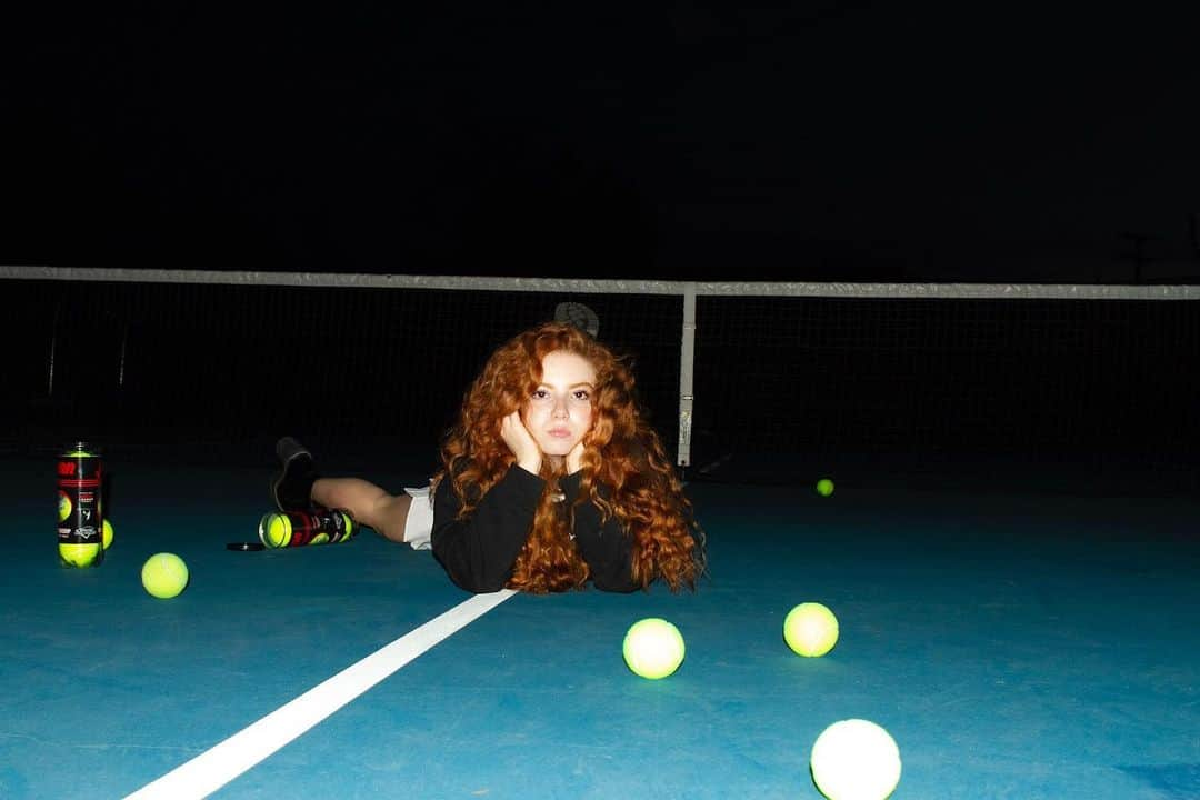 フランチェスカ・カパルディのインスタグラム：「Tennis anyone? 🎾🤍✨」