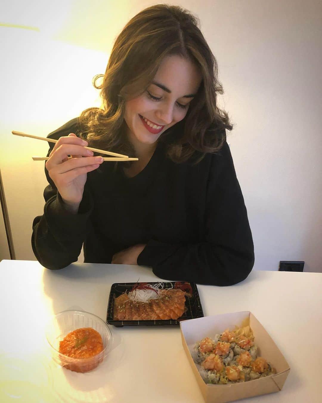 フェデリカ・テスタのインスタグラム：「🍣 Sushi Saturday Night🍱」