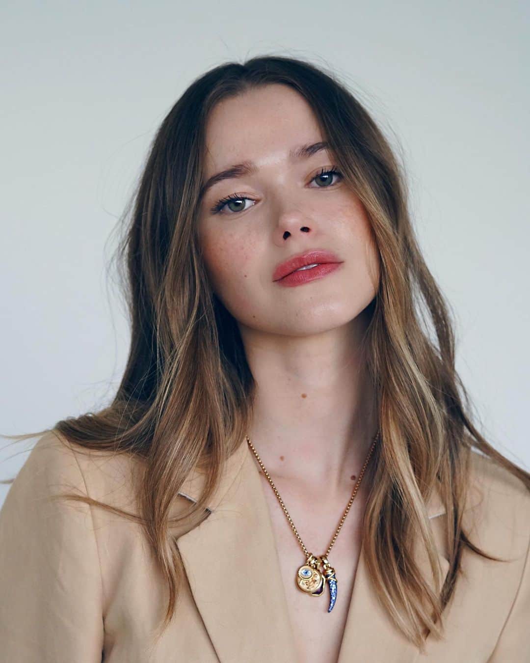 のインスタグラム：「@valerialipovetsky shows us how she styles her favorite amulets. Build your own amulet necklace via our bio link. #DavidYurman」
