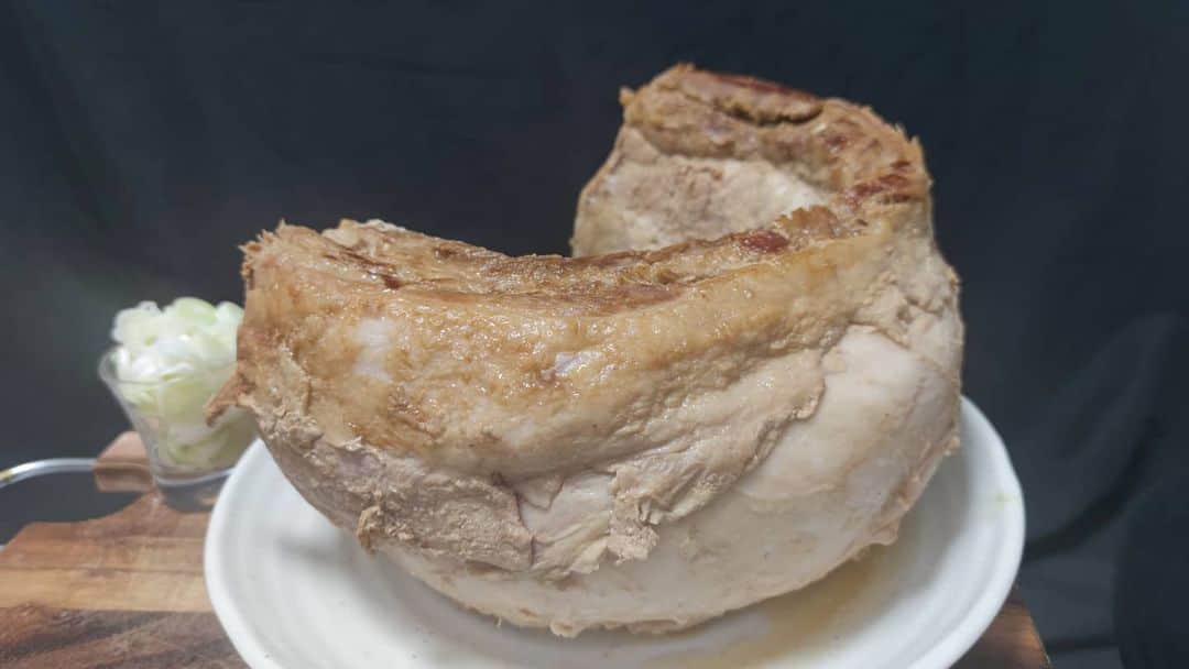 Drac&ouml;がたべしなに。さんのインスタグラム写真 - (Drac&ouml;がたべしなに。Instagram)「チャーシュー #chasiu #roasted #pork #foodphotography #foodporn #foodie #foodstagram #foodlove #チャーシュー #豚肉 #bacon」1月10日 5時29分 - draco.i