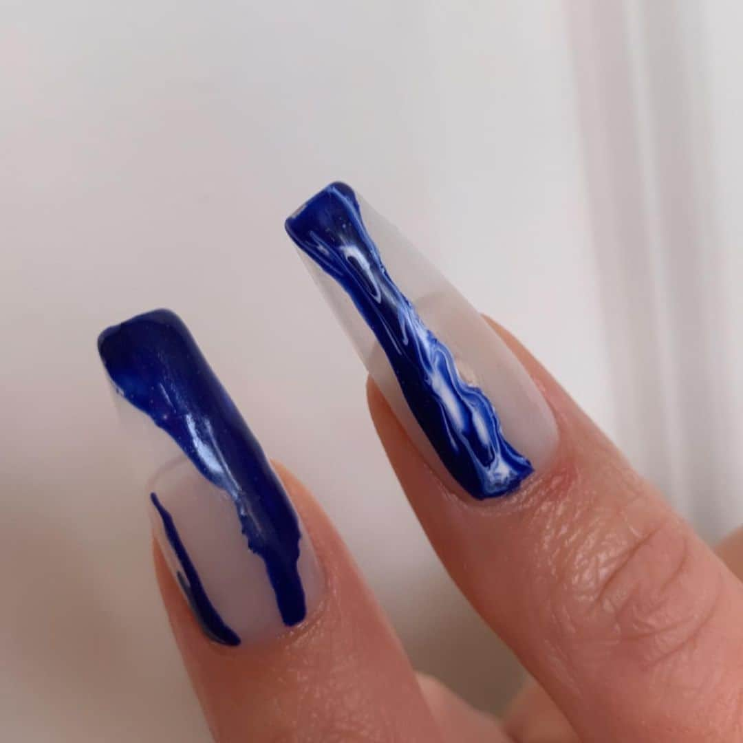 Mei Kawajiriさんのインスタグラム写真 - (Mei KawajiriInstagram)「Stay fresh 💙💙💙 @avarosebd 💙💙💙🤤🤤🤤💙💙💙 #nailsbymei」1月10日 5時35分 - nailsbymei