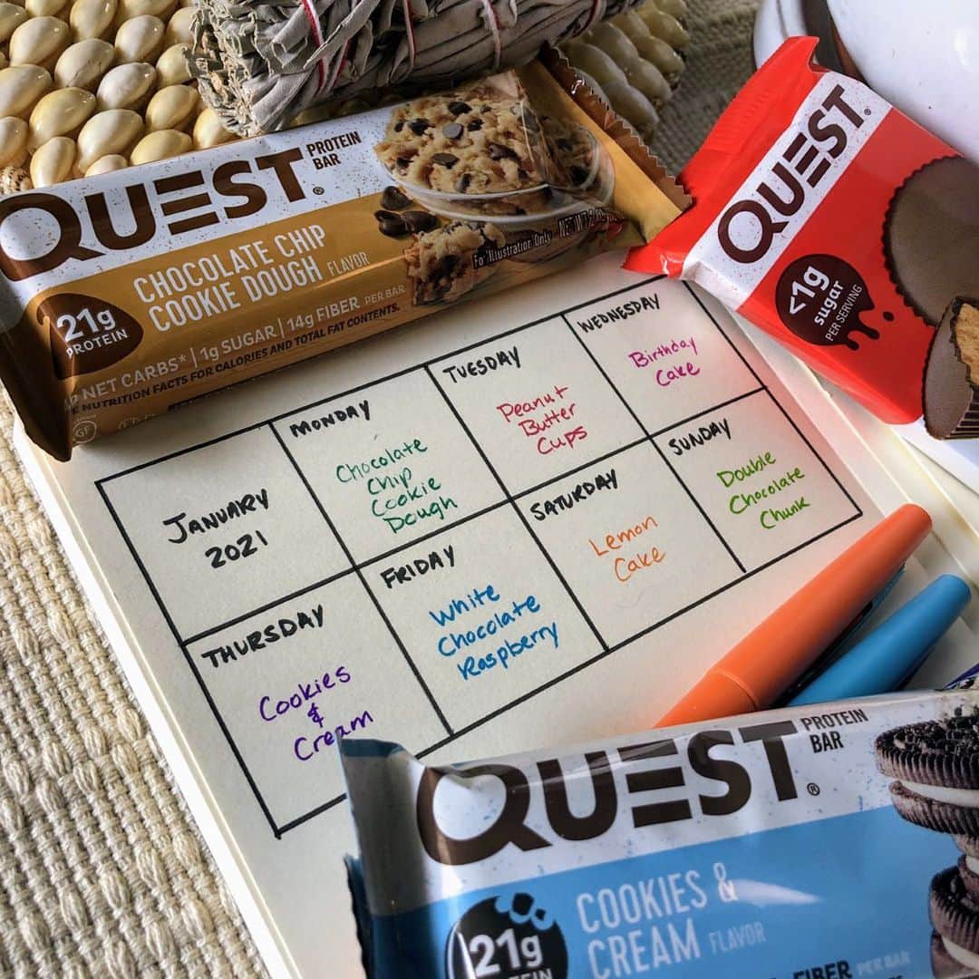 questnutritionさんのインスタグラム写真 - (questnutritionInstagram)「#OnaQuest every day. 💪 Who also plans out which one they’ll be eating? 🤓」1月10日 5時42分 - questnutrition