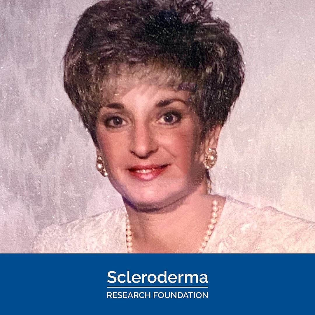 ボブ・サゲットのインスタグラム：「Today would’ve been my sister Gay’s 74th birthday. She lost her life to Scleroderma when was 47. And she didn’t have to. She was misdiagnosed and given the medical treatment that was known to her doctors in 1994. Since then, I’m proud to be a board member of the Scleroderma Research Foundation— And since then, we have literally been working on the finding the cure— Through cutting edge research—For the disease that took my sister’s life. My heart goes out to anyone affected and anyone who’s lost anyone to scleroderma.   repost @srfcure・・・ @bobsaget, an SRF Board Member, remembers his sister on her birthday:  “Gay would have been 74 today. She died at age 47 from scleroderma. She didn’t have to die. My heart goes out to anyone who’s lost someone dear to this disease. I’m committed to finding the cure for this disease so no one else has to suffer, and I am a proud board member of the SRF for this reason.”  SclerodermaResearch.org  #srfcure #sclerodermaresearch #sclerodermaresearchfoundation #scleroderma」