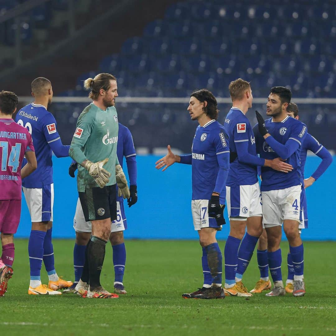 ベンジャミン・スタンブリのインスタグラム：「Endlich.. Weiter geht’s ⚒ und nur GEmeinsam 💙 @s04」