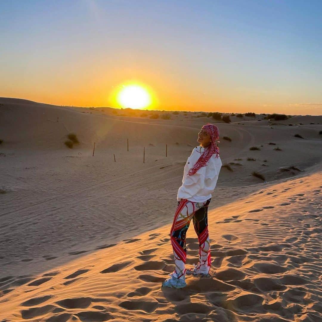 WTA（女子テニス協会）さんのインスタグラム写真 - (WTA（女子テニス協会）Instagram)「😍🌅 #Repost @donnavekic ・・・ Sunset lover, desert edition 🥰🤩🌄⁣ ⁣ #sunsetlover #goldenhour #desert」1月10日 6時12分 - wta