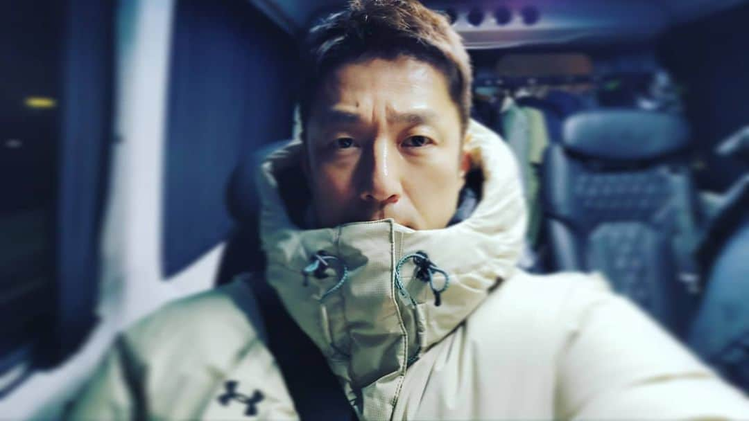 チ・ジニさんのインスタグラム写真 - (チ・ジニInstagram)「@ikkle_entertainment #언더커버🎥 #출근🚌 #춥다🥶🥶🥶」1月10日 6時46分 - actor_jijinhee